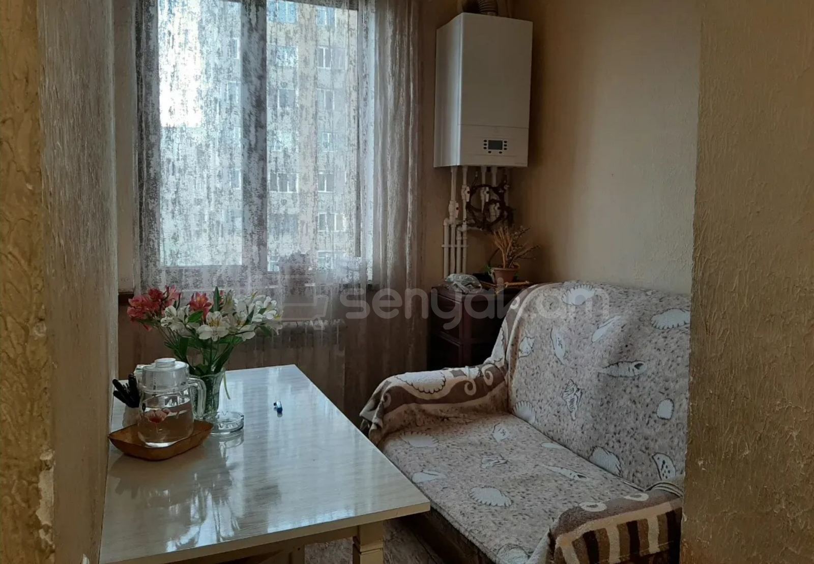 1 Սենյականոց Բնակարան Քարե Շենքում, 47քմ, 2/4 հարկ, Կոսմետիկ Վերանորոգված