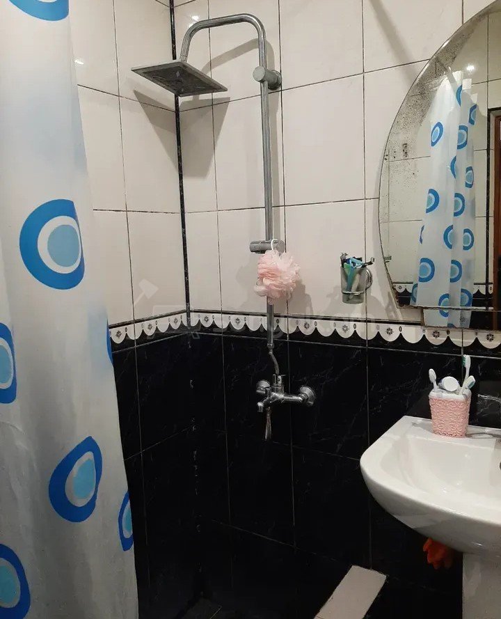 1 Սենյականոց Բնակարան Քարե Շենքում, 47քմ, 2/4 հարկ, Կոսմետիկ Վերանորոգված