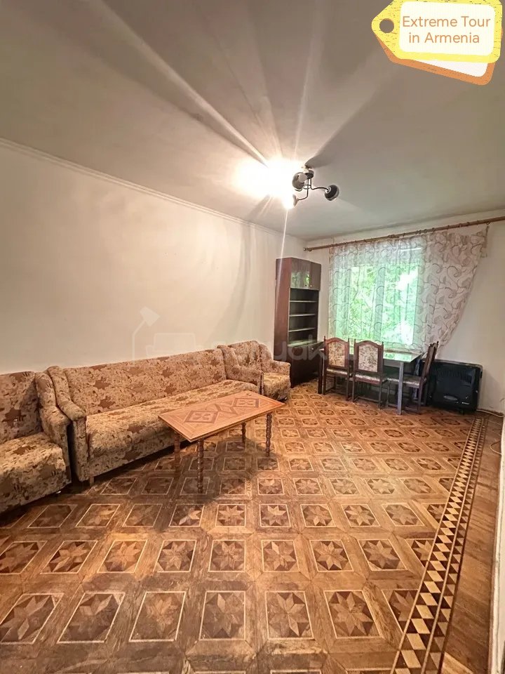 3 Սենյականոց Բնակարան Քարե Շենքում, 56քմ, 3/5 հարկ, Նորմալ Վիճակում, Կահավորված