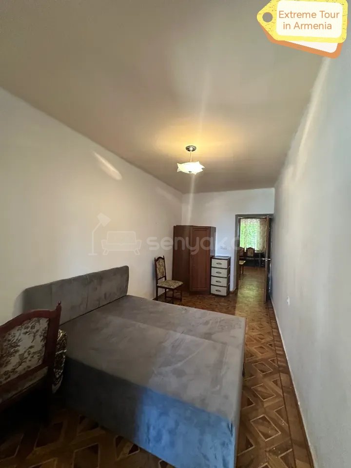 3 Սենյականոց Բնակարան Քարե Շենքում, 56քմ, 3/5 հարկ, Նորմալ Վիճակում, Կահավորված