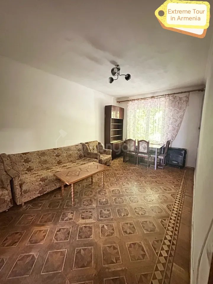 3 Սենյականոց Բնակարան Քարե Շենքում, 56քմ, 3/5 հարկ, Նորմալ Վիճակում, Կահավորված