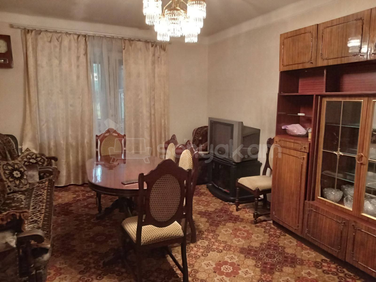 3 Սենյականոց Բնակարան Քարե Շենքում, 80քմ, 5/5 հարկ, Նորմալ Վիճակում, Կահավորված