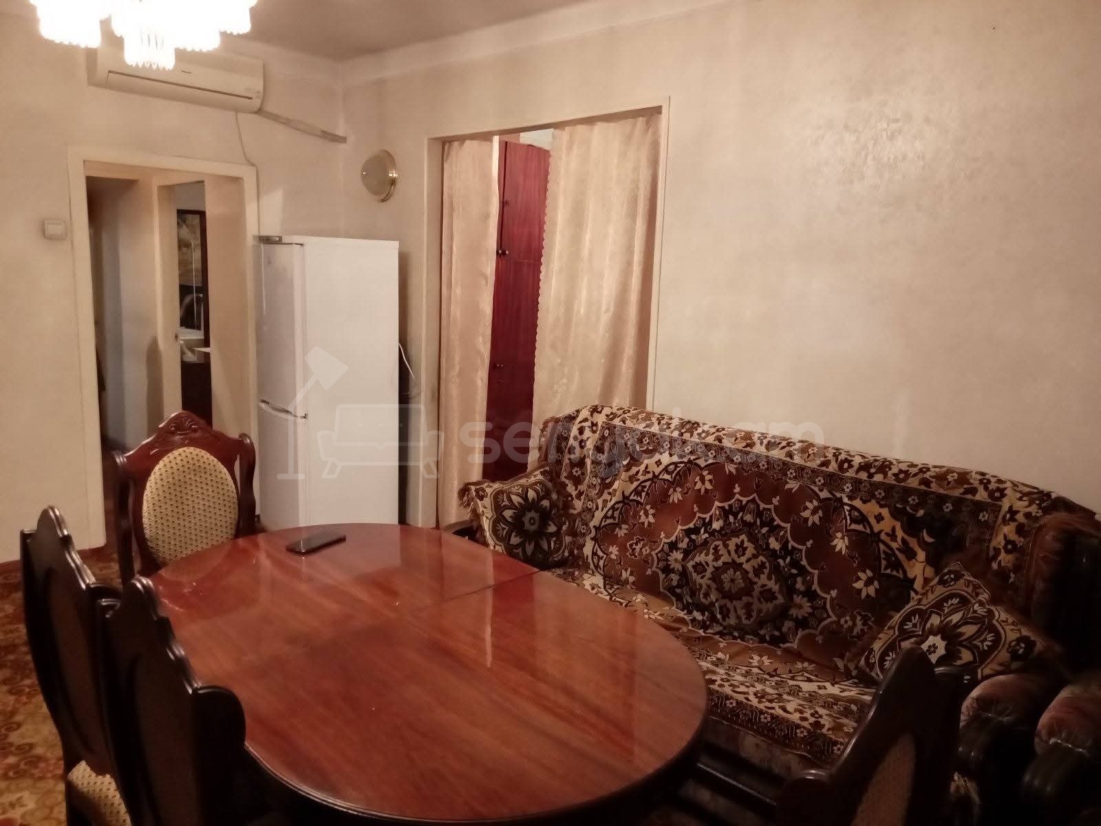 3 Սենյականոց Բնակարան Քարե Շենքում, 80քմ, 5/5 հարկ, Նորմալ Վիճակում, Կահավորված