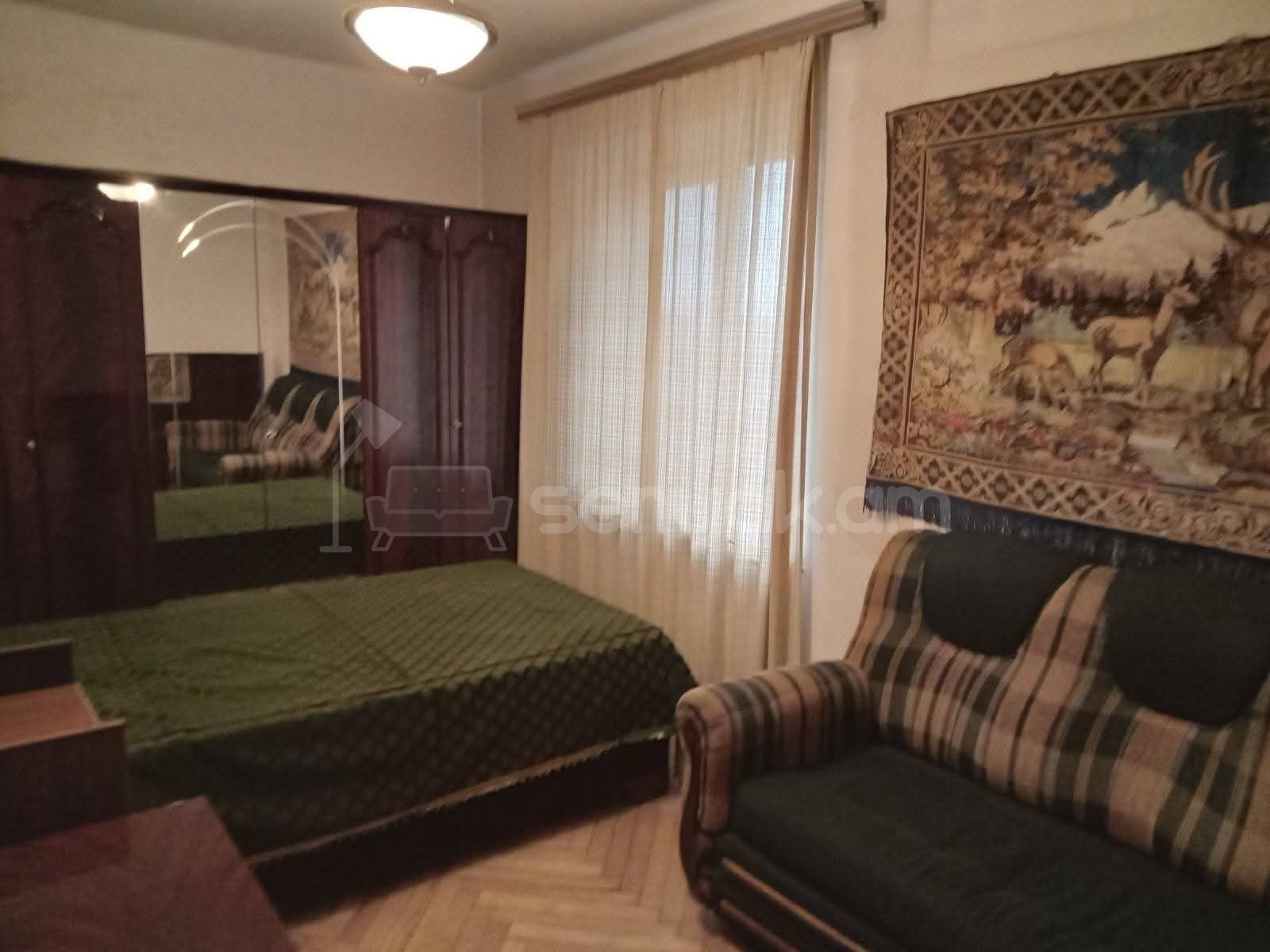 3 Սենյականոց Բնակարան Քարե Շենքում, 80քմ, 5/5 հարկ, Նորմալ Վիճակում, Կահավորված