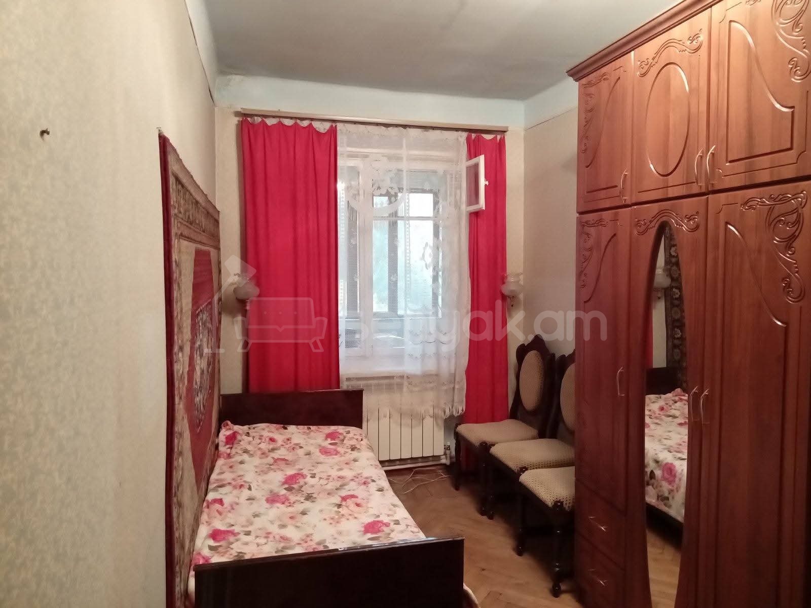 3 Սենյականոց Բնակարան Քարե Շենքում, 80քմ, 5/5 հարկ, Նորմալ Վիճակում, Կահավորված