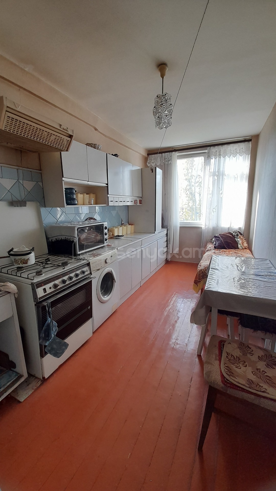 2 Սենյականոց Բնակարան Քարե Շենքում, 70քմ, 6/8 հարկ, Նորմալ Վիճակում, Կահավորված, Արևկող