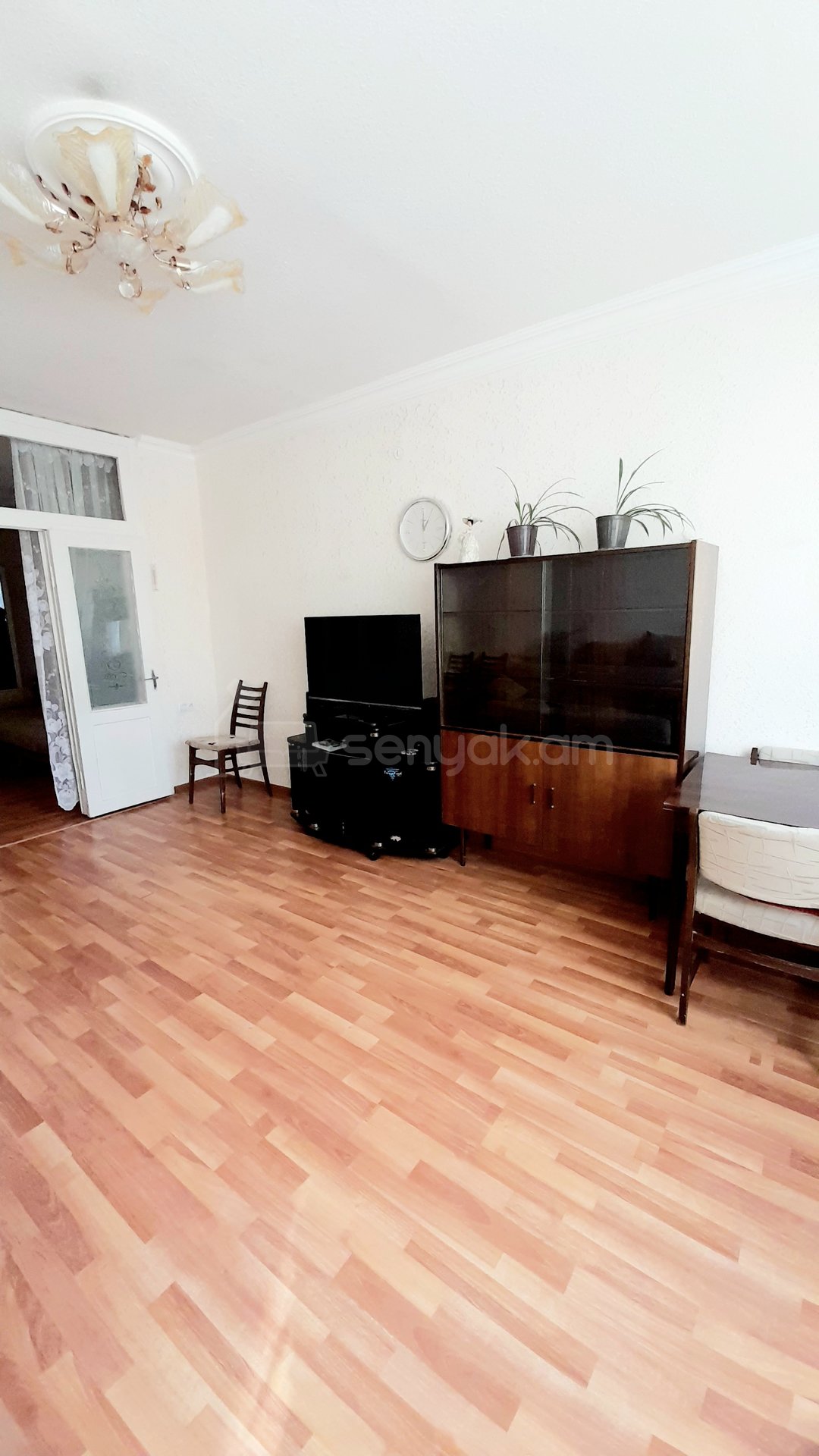 2 Սենյականոց Բնակարան Քարե Շենքում, 70քմ, 6/8 հարկ, Նորմալ Վիճակում, Կահավորված, Արևկող