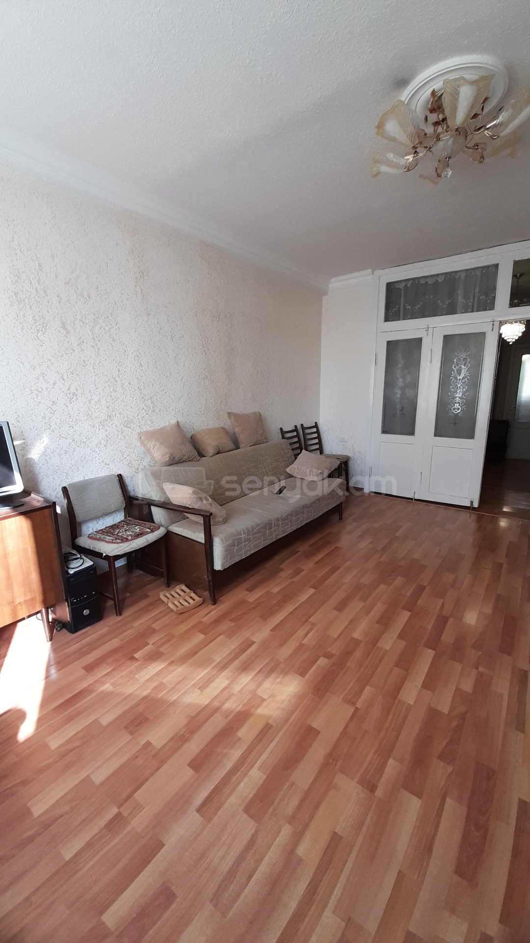 2 Սենյականոց Բնակարան Քարե Շենքում, 70քմ, 6/8 հարկ, Նորմալ Վիճակում, Կահավորված, Արևկող