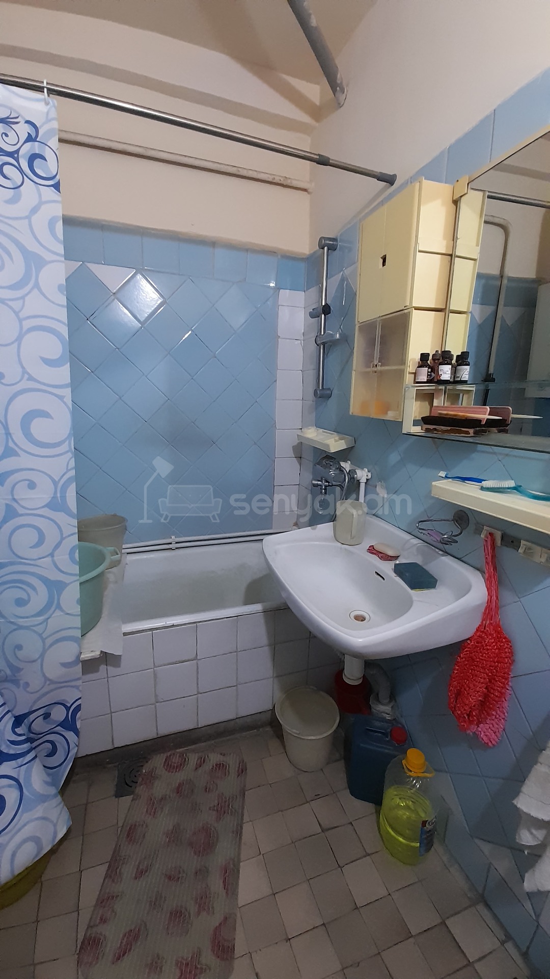 2 Սենյականոց Բնակարան Քարե Շենքում, 70քմ, 6/8 հարկ, Նորմալ Վիճակում, Կահավորված, Արևկող