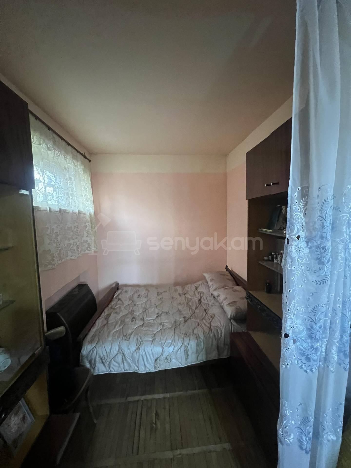 2 Սենյականոց Բնակարան Քարե Շենքում, 50քմ, 1/5 հարկ, Պետական Վիճակում