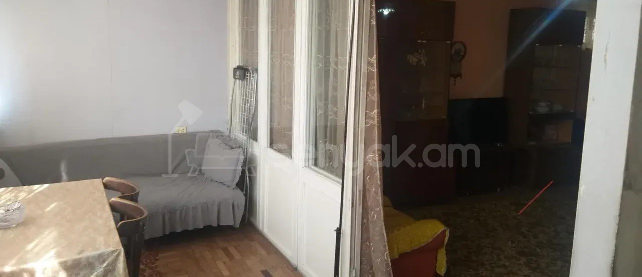 2 Սենյականոց Բնակարան Քարե Շենքում, 50քմ, 1/5 հարկ, Պետական Վիճակում