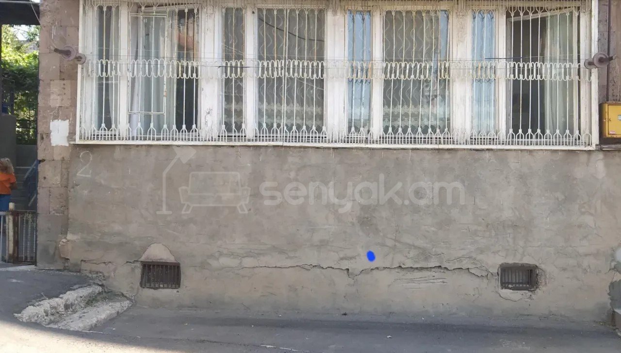 2 Սենյականոց Բնակարան Քարե Շենքում, 50քմ, 1/5 հարկ, Պետական Վիճակում