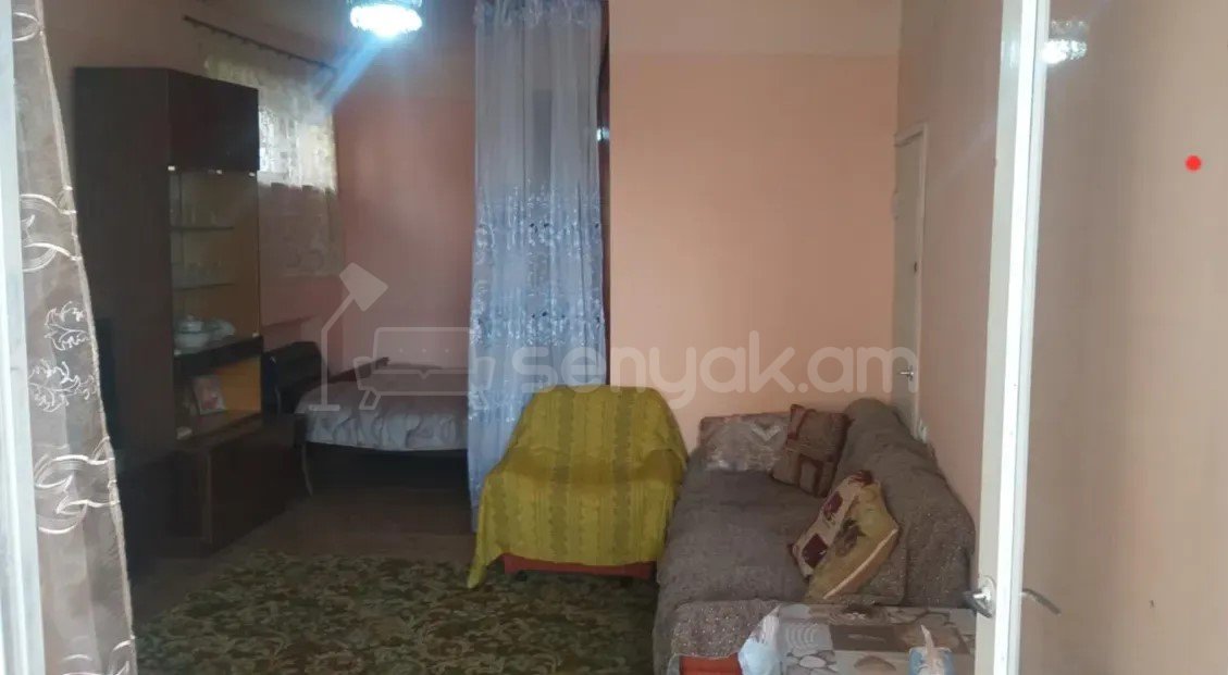 2 Սենյականոց Բնակարան Քարե Շենքում, 50քմ, 1/5 հարկ, Պետական Վիճակում