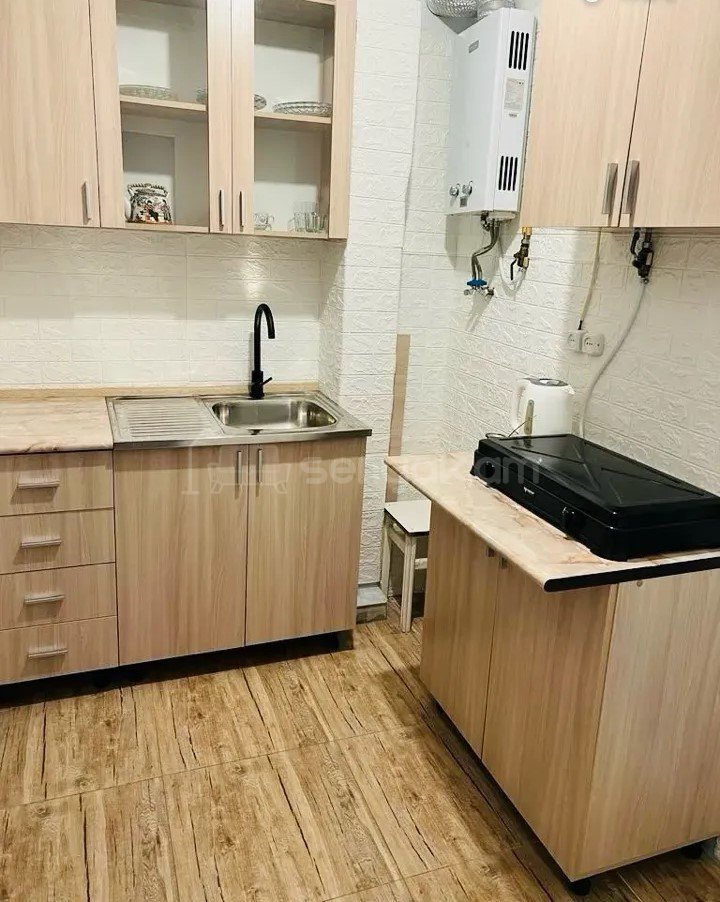 2 Սենյականոց Բնակարան Քարե Շենքում, 42քմ, 2/5 հարկ, Նորմալ Վիճակում