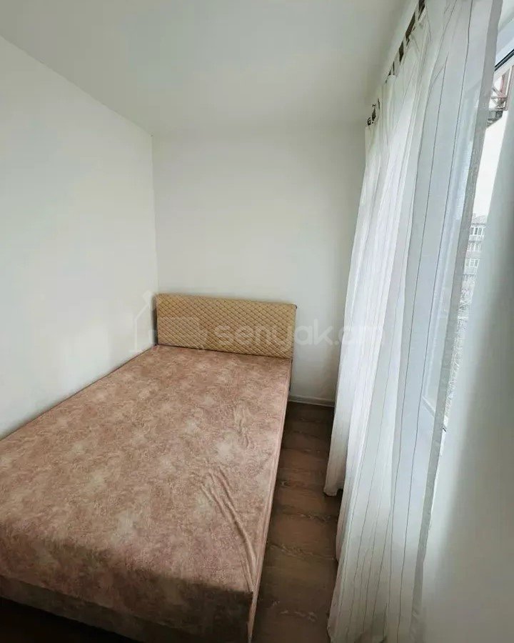 2 Սենյականոց Բնակարան Քարե Շենքում, 42քմ, 2/5 հարկ, Նորմալ Վիճակում