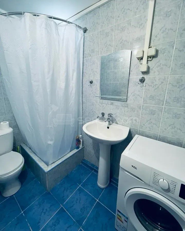 2 Սենյականոց Բնակարան Քարե Շենքում, 42քմ, 2/5 հարկ, Նորմալ Վիճակում