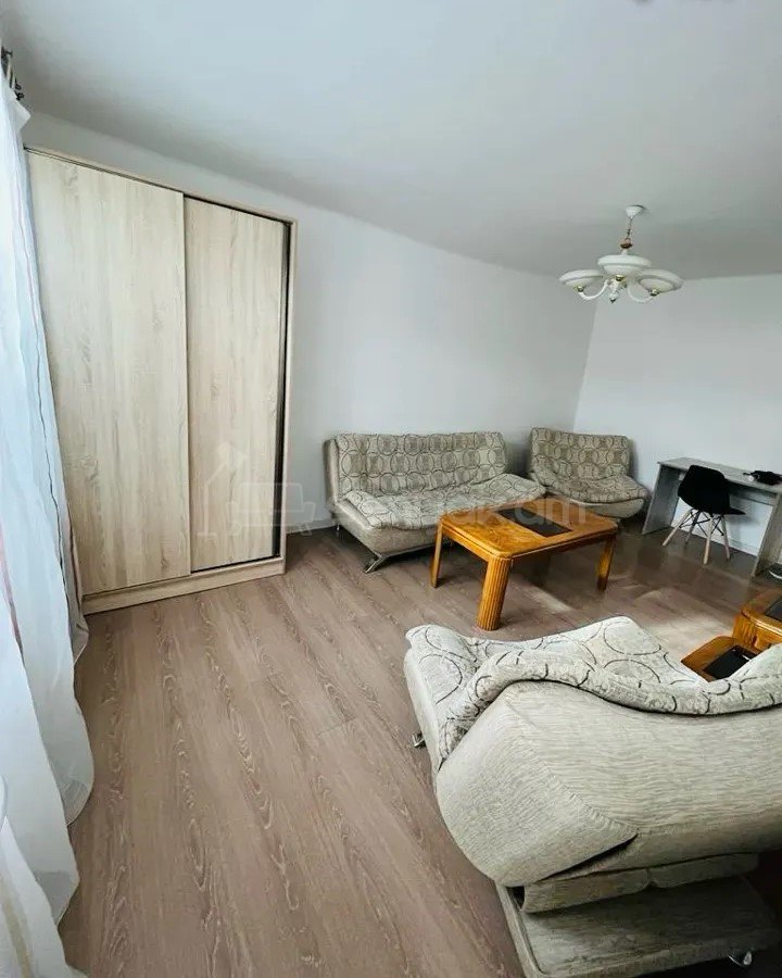 2 Սենյականոց Բնակարան Քարե Շենքում, 42քմ, 2/5 հարկ, Նորմալ Վիճակում