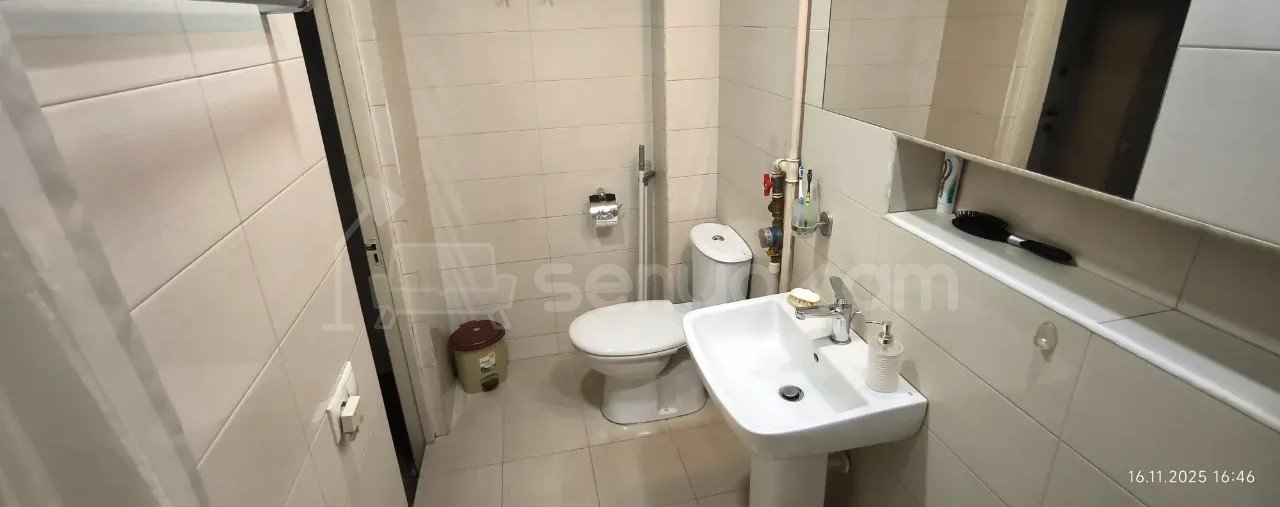 2 Սենյականոց Բնակարան Քարե Շենքում, 61քմ, 4/5 հարկ, Նորմալ Վիճակում