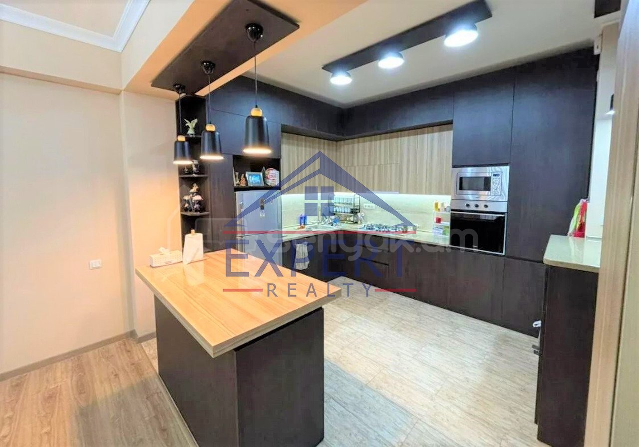 3 Սենյականոց Բնակարան Նորակառույցում, 111քմ, 3/13 հարկ, Նորմալ Վիճակում