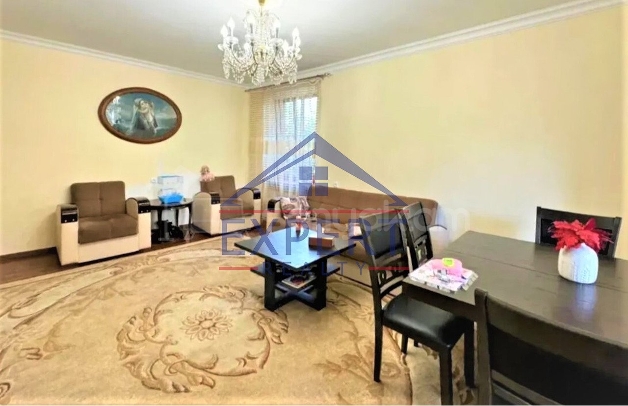 4 Սենյականոց Բնակարան Քարե Շենքում, 106քմ, 1/5 հարկ, Կապիտալ Վերանորոգված