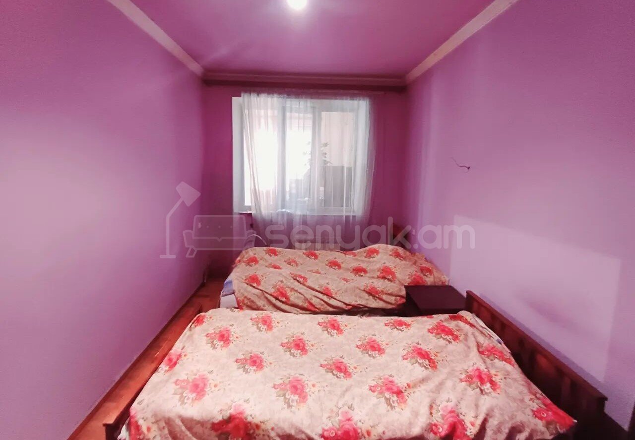 2 Սենյականոց Բնակարան Քարե Շենքում, 63քմ, 2/2 հարկ, Նորմալ Վիճակում