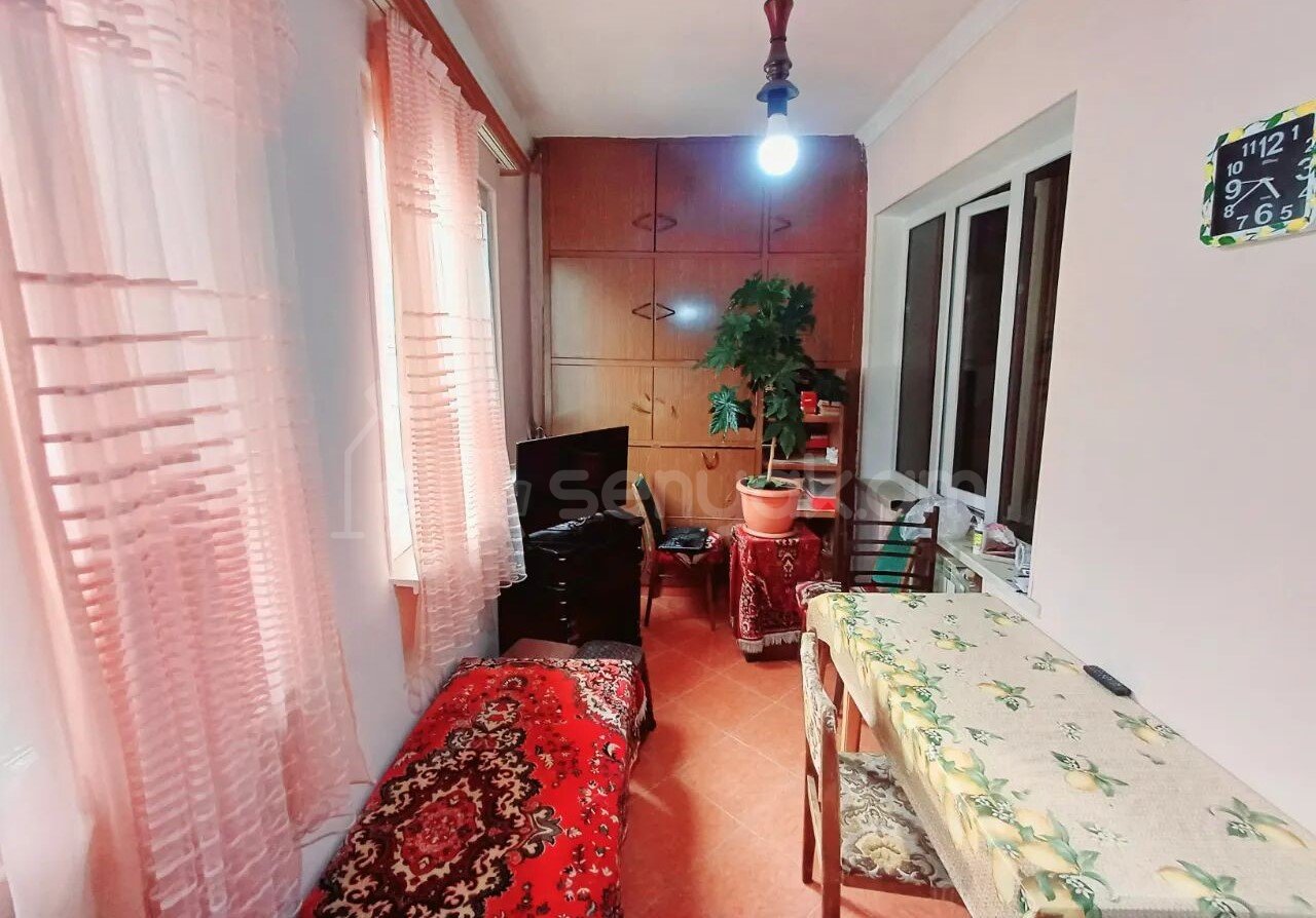 2 Սենյականոց Բնակարան Քարե Շենքում, 63քմ, 2/2 հարկ, Նորմալ Վիճակում