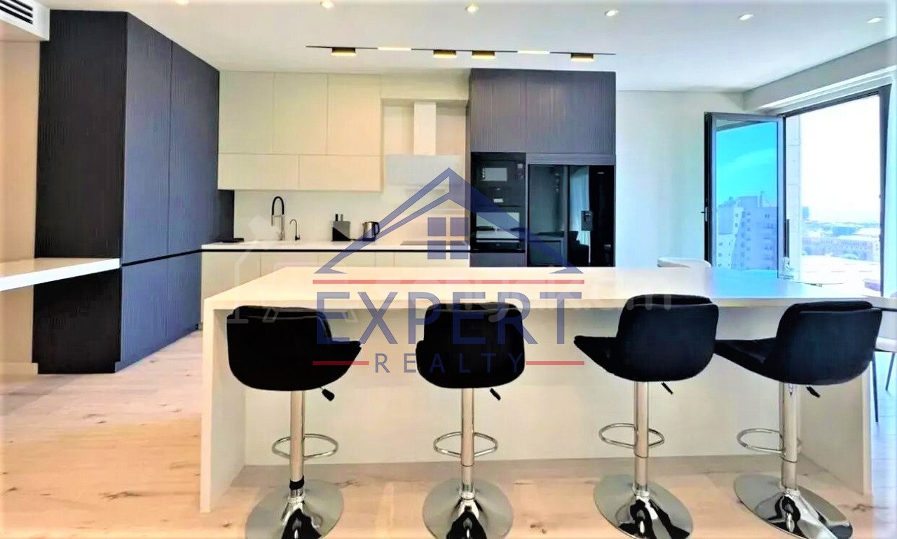 3 Սենյականոց Բնակարան Նորակառույցում, 138քմ, 13/22 հարկ, Դիզայներական Վերանորոգված, Կահավորված, Արևկող