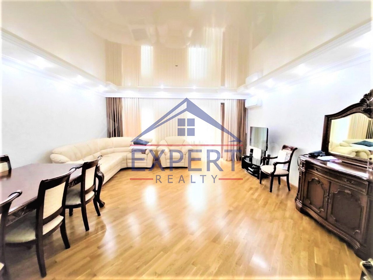 4 Սենյականոց Բնակարան Քարե Շենքում, 123քմ, 3/5 հարկ, Կապիտալ Վերանորոգված