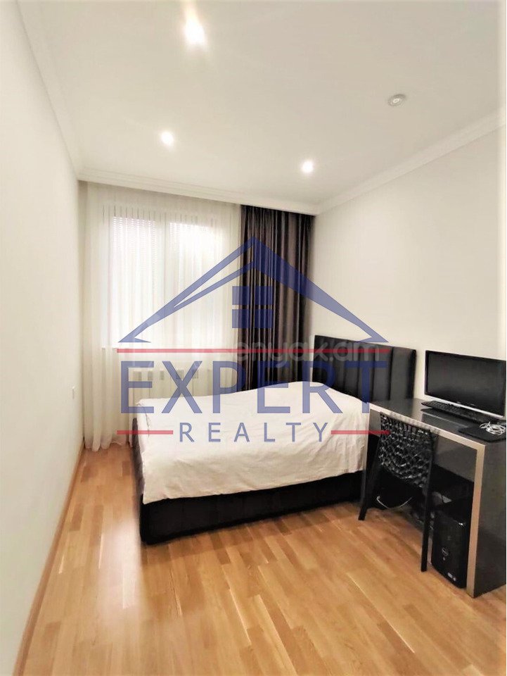 4 Սենյականոց Բնակարան Քարե Շենքում, 123քմ, 3/5 հարկ, Կապիտալ Վերանորոգված