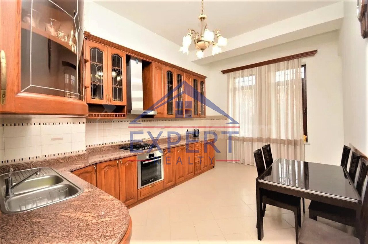 5 Սենյականոց Շքեղ Առանձնատուն, 510քմ, Լողավազանով, Ավտոտնակով