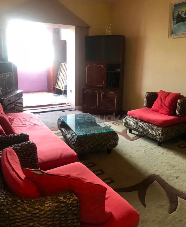 1 Սենյականոց Բնակարան Քարե Շենքում, 37քմ, 4/5 հարկ, Պետական Վիճակում