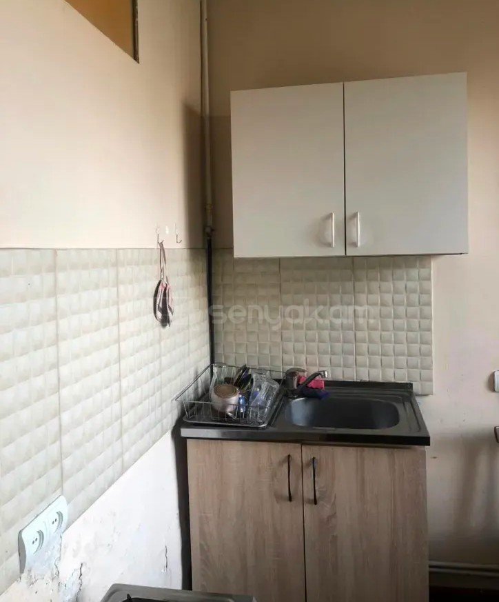 1 Սենյականոց Բնակարան Քարե Շենքում, 37քմ, 4/5 հարկ, Պետական Վիճակում