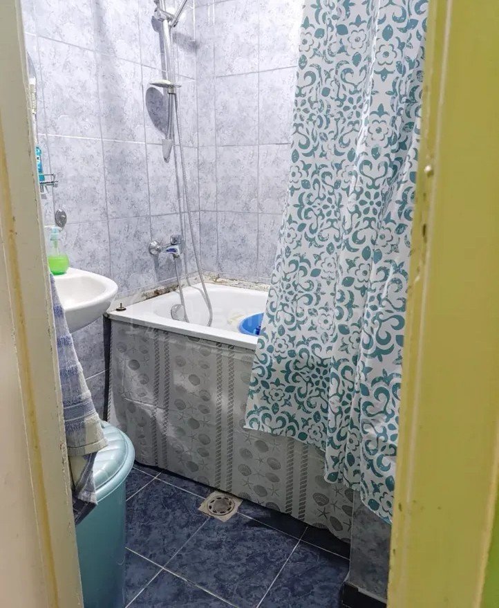 3 Սենյականոց Բնակարան Քարե Շենքում, 78քմ, 3/5 հարկ, Նորմալ Վիճակում