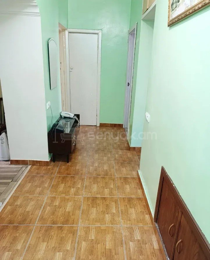 3 Սենյականոց Բնակարան Քարե Շենքում, 78քմ, 3/5 հարկ, Նորմալ Վիճակում