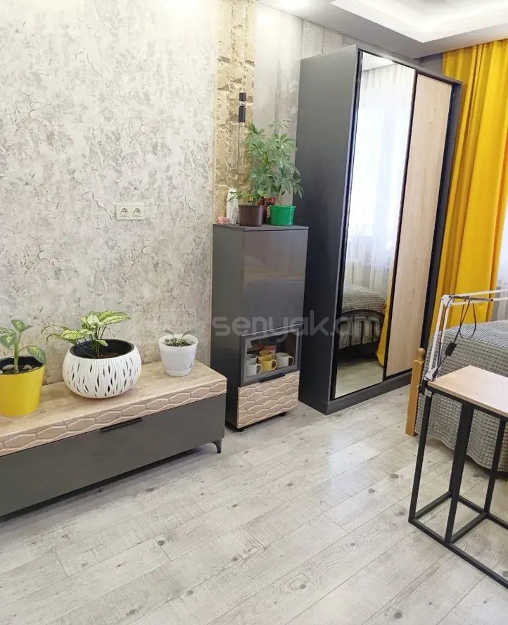 3 Սենյականոց Բնակարան Քարե Շենքում, 78քմ, 3/5 հարկ, Նորմալ Վիճակում