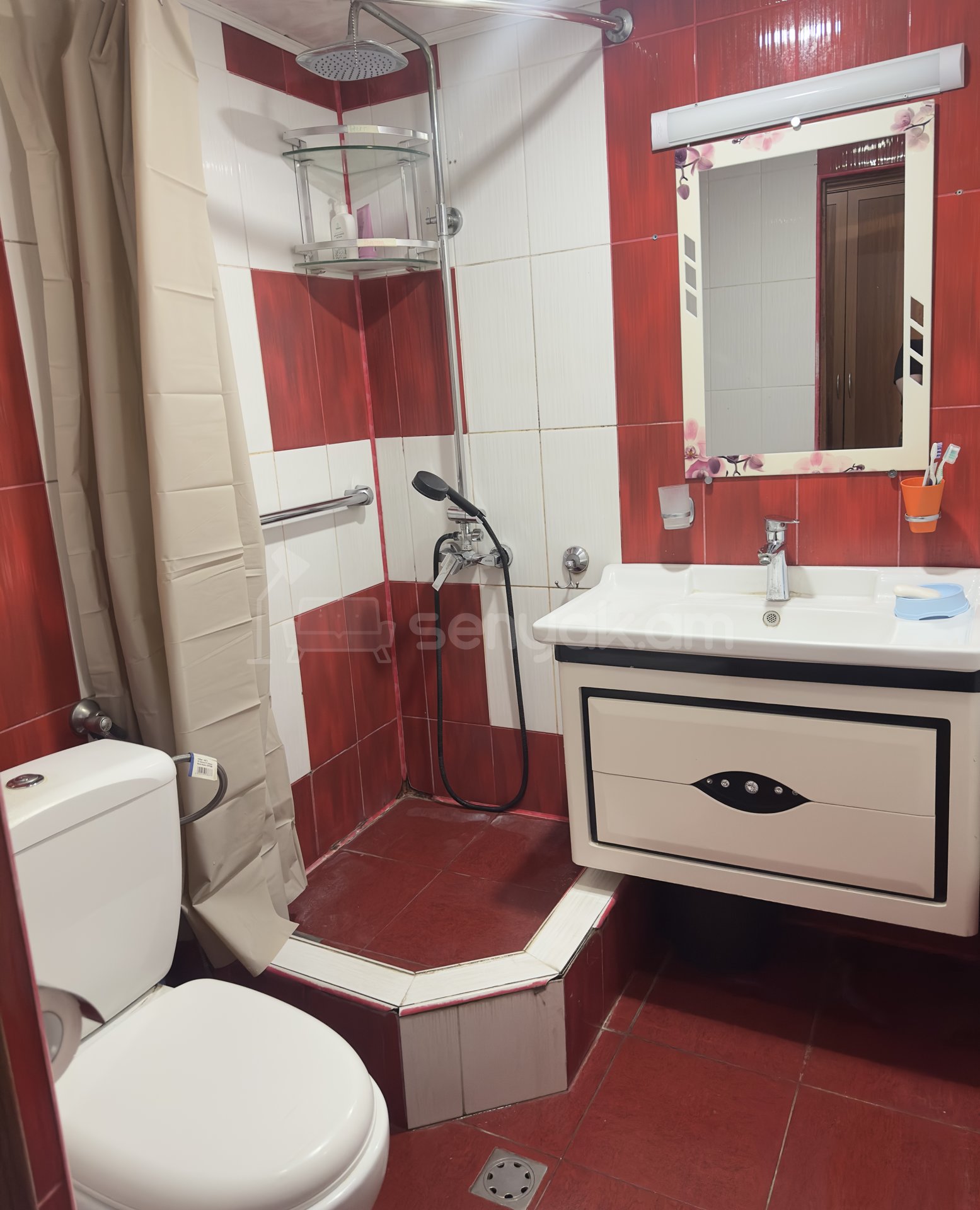 3 Սենյականոց Բնակարան Քարե Շենքում, 50քմ, 2/4 հարկ, Կապիտալ Վերանորոգված, Կահավորված, Արևկող