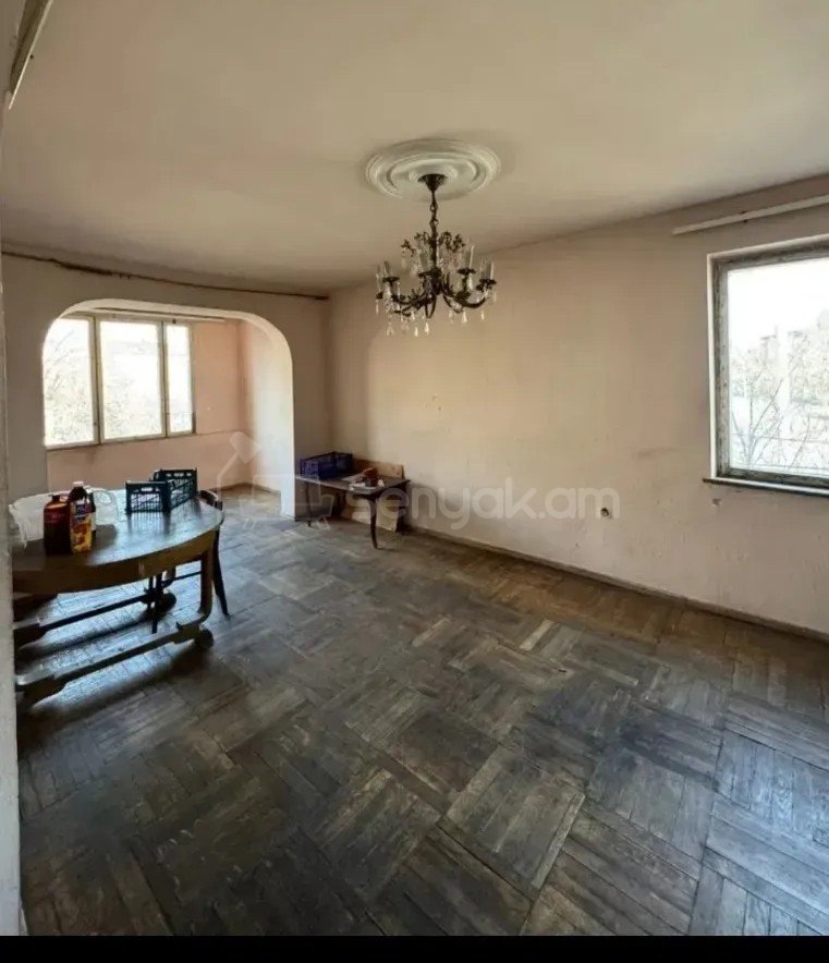 2 Սենյականոց Բնակարան, 51քմ, 3/5 հարկ, Պետական Վիճակում