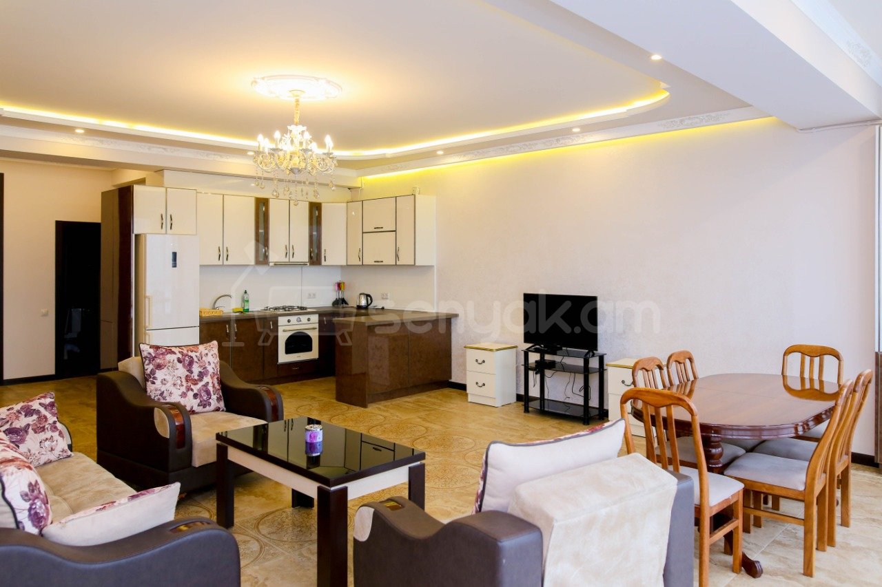 3 Սենյականոց Բնակարան Նորակառույցում, 80քմ, 8/12 հարկ, Դիզայներական Վերանորոգված