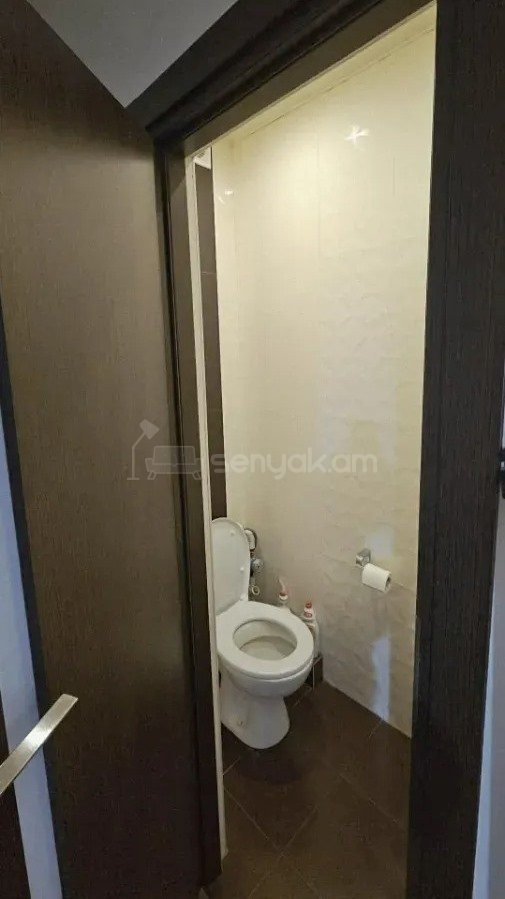 3 Սենյականոց Բնակարան Քարե Շենքում, 80քմ, 4/5 հարկ, Կապիտալ Վերանորոգված