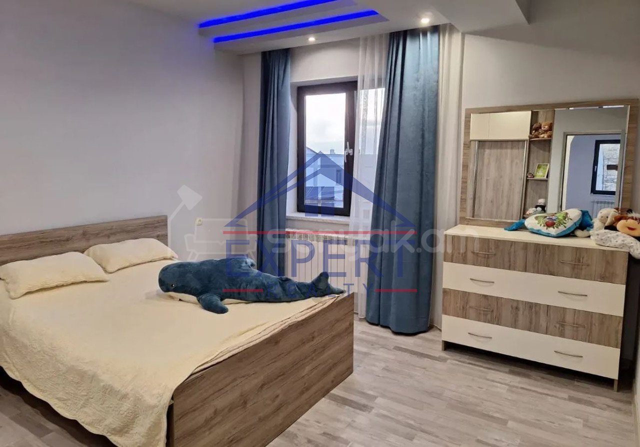 5 Սենյականոց Սեփական Տուն, 201քմ, Դիզայներական Վերանորոգված, Կահավորված, Ավտոտնակով