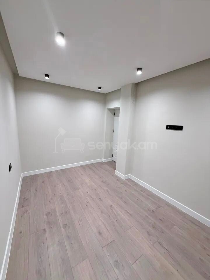 2 Սենյականոց Բնակարան, 42քմ, 6/11 հարկ, Կապիտալ Վերանորոգված