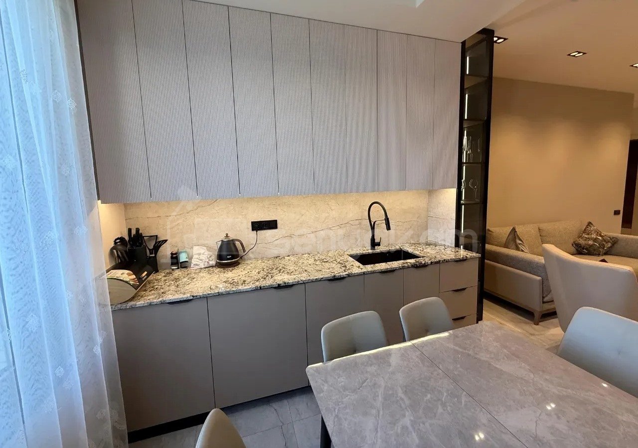 2 Սենյականոց Բնակարան Քարե Շենքում, 55քմ, 4/5 հարկ, Դիզայներական Վերանորոգված