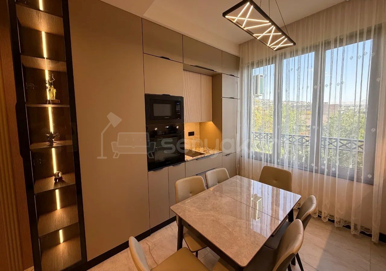 2 Սենյականոց Բնակարան Քարե Շենքում, 55քմ, 4/5 հարկ, Դիզայներական Վերանորոգված