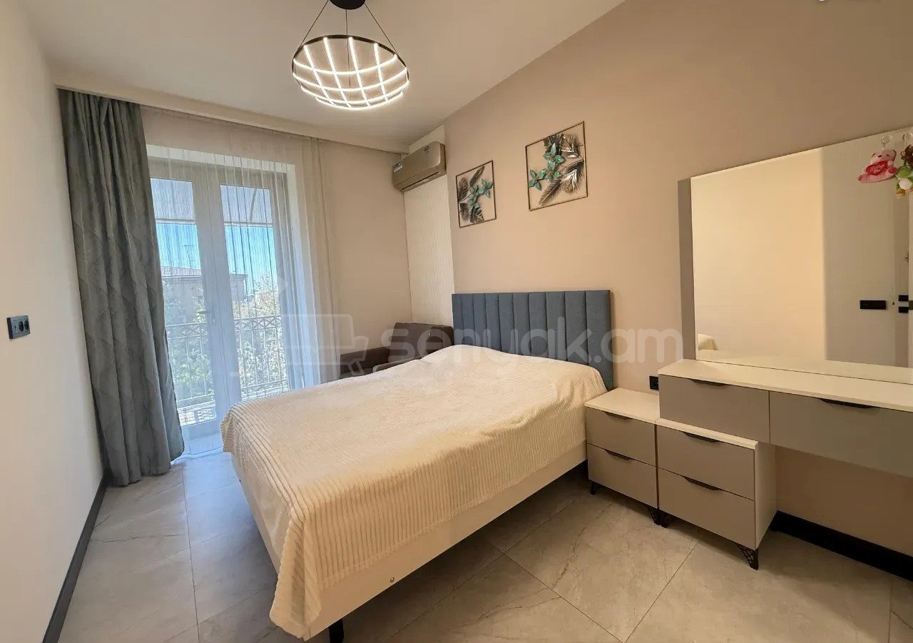 3 Սենյականոց Բնակարան Քարե Շենքում, 55քմ, 4/5 հարկ, Դիզայներական Վերանորոգված