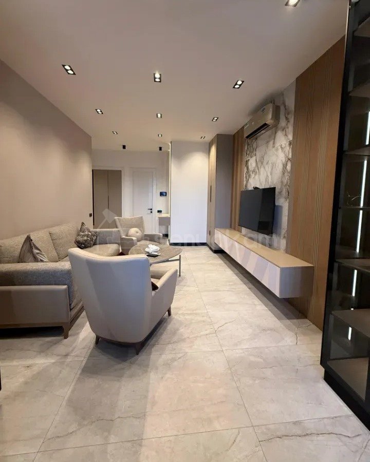 3 Սենյականոց Բնակարան Քարե Շենքում, 55քմ, 4/5 հարկ, Դիզայներական Վերանորոգված