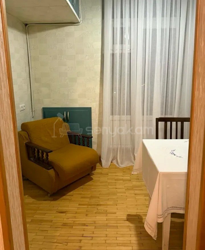 1 Սենյականոց Բնակարան Քարե Շենքում, 36քմ, 3/4 հարկ, Նորմալ Վիճակում