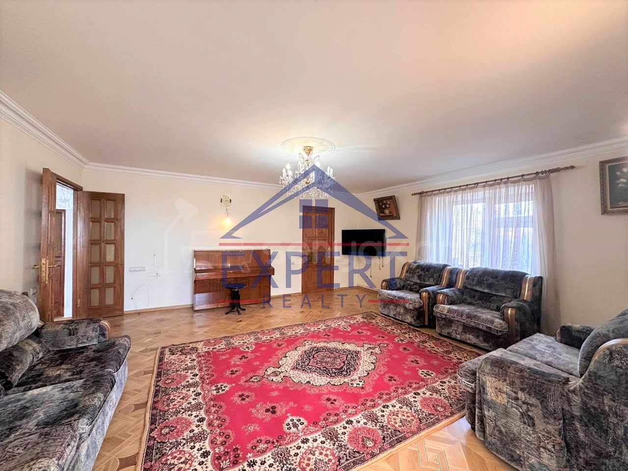 3 Սենյականոց Բնակարան Քարե Շենքում, 110քմ, 3/4 հարկ, Կապիտալ Վերանորոգված, Կահավորված