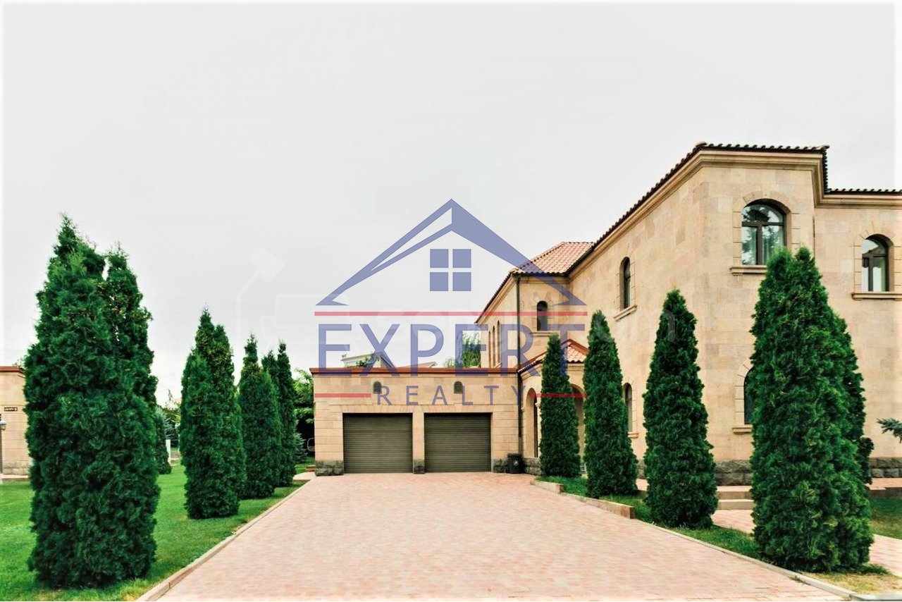 5 Սենյականոց Շքեղ Առանձնատուն, 390քմ, Ավտոտնակով