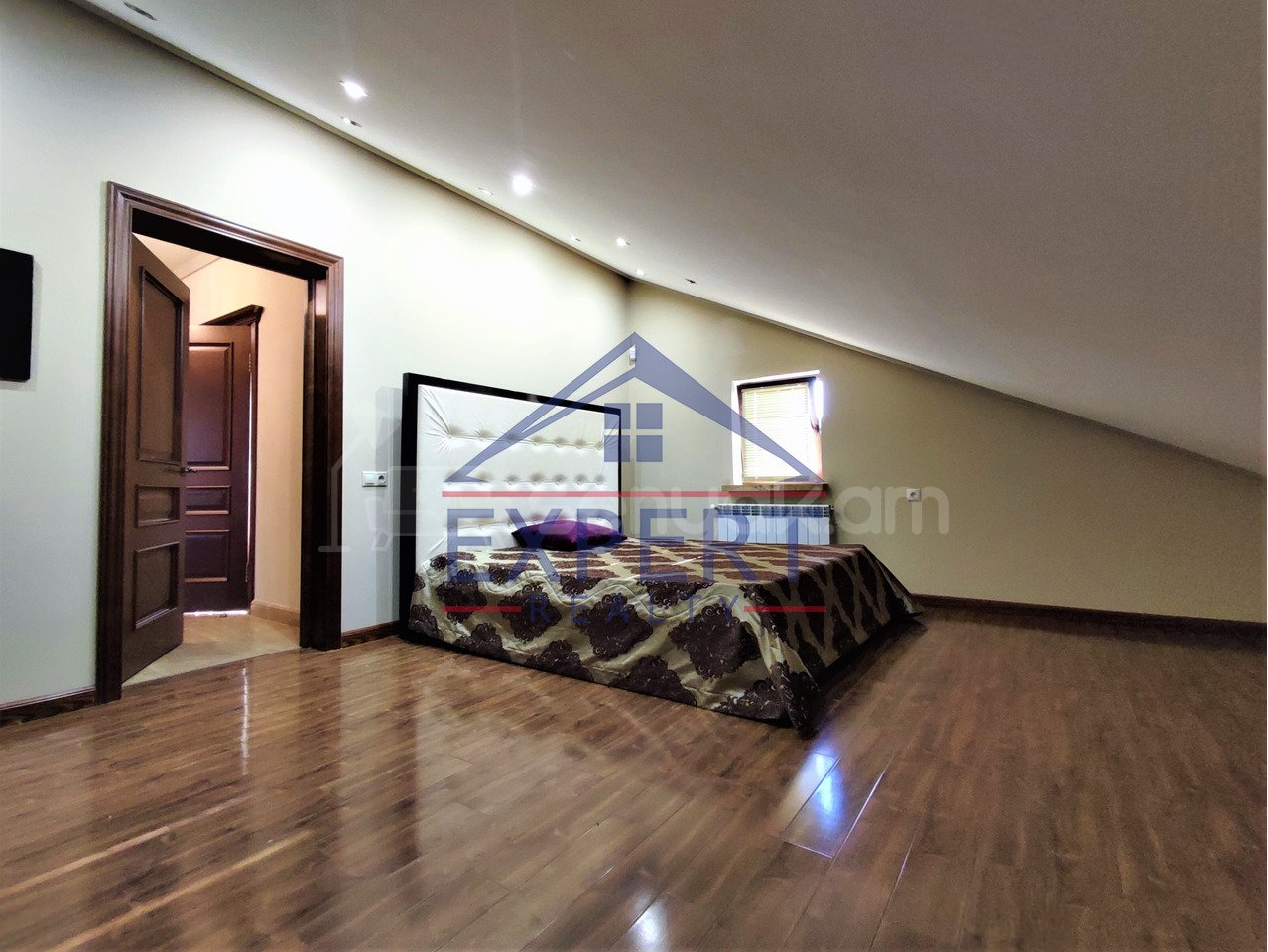 7 Սենյականոց Սեփական Տուն, 488քմ, Կապիտալ Վերանորոգված, Ավտոտնակով