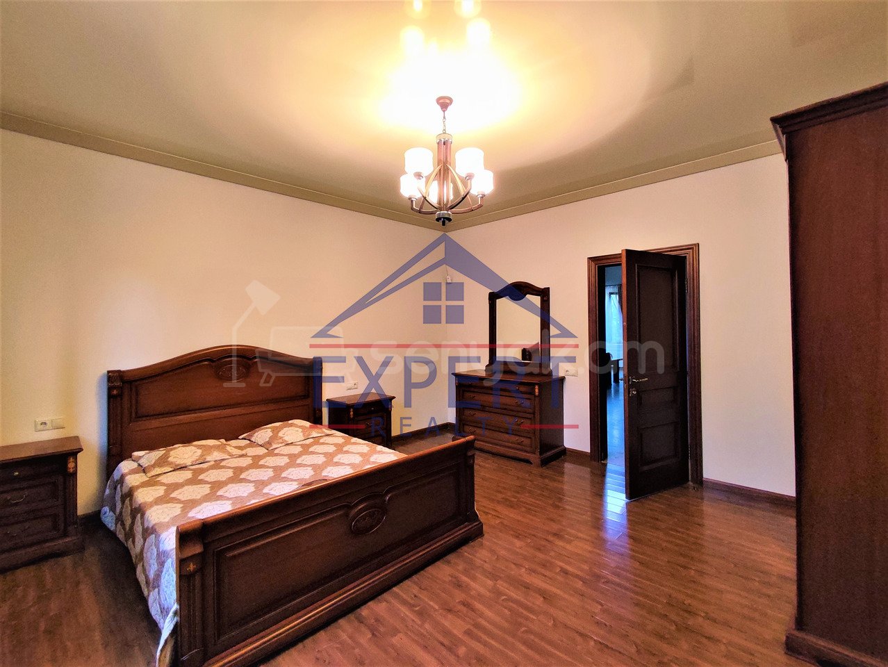 7 Սենյականոց Շքեղ Առանձնատուն, 488քմ, Կահավորված, Ավտոտնակով